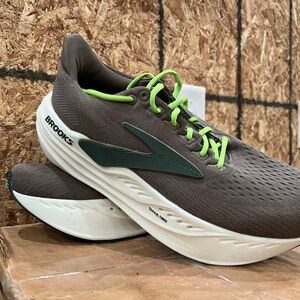 Brooks Glycerin DNA Tuned